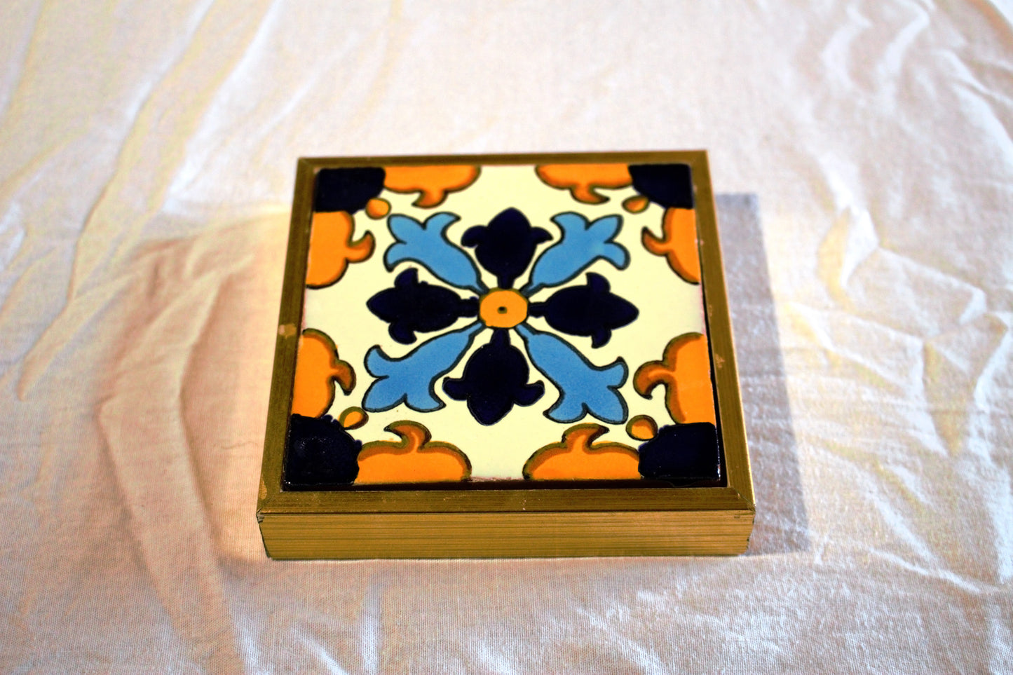 Juanlu - litet grytunderlägg